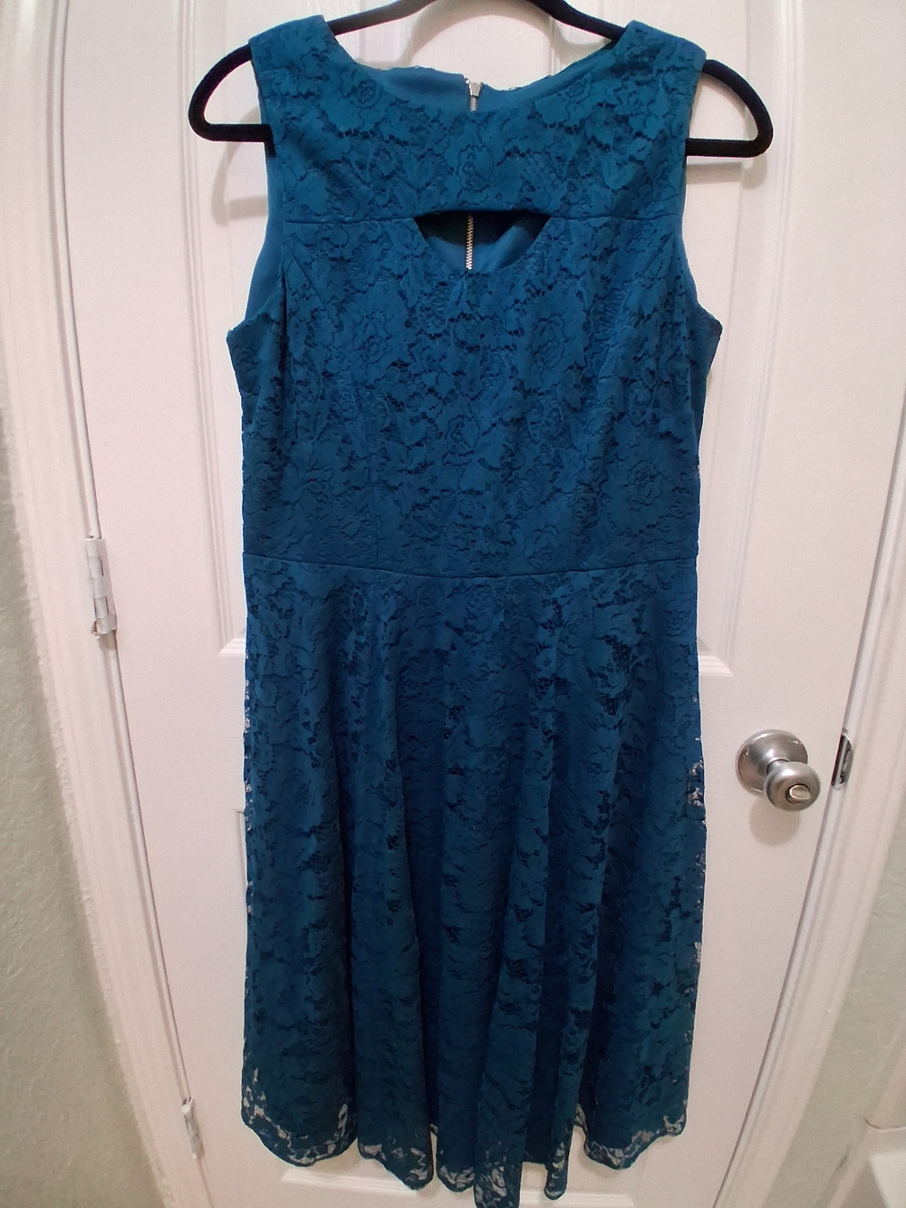 Sleeveless Teal Lace Midi Dress with A-Line Skirt